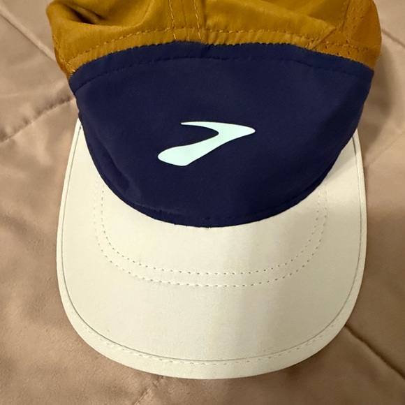 Brooks Other - Brooks packable running hat like new navy and golden brown/green